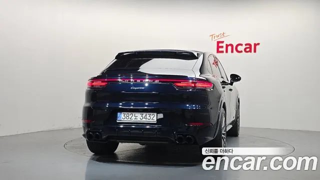 Porsche Cayenne 2022 thumb 4