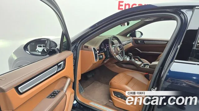 Porsche Cayenne 2022 thumb 10