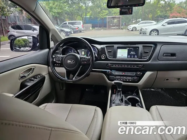 Kia Carnival 2019 thumb 7