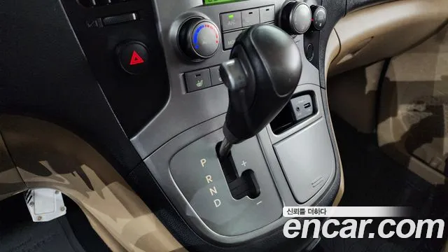 Hyundai Starex 2011 thumb 9