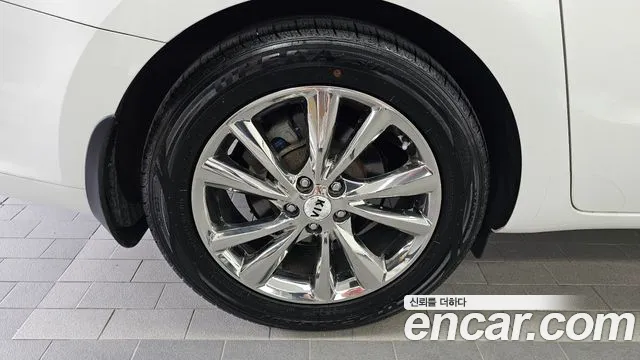 Kia Carnival 2018 thumb 5