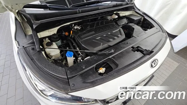 Kia Carnival 2018 thumb 6