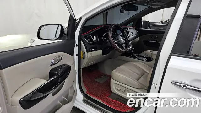 Kia Carnival 2018 thumb 10