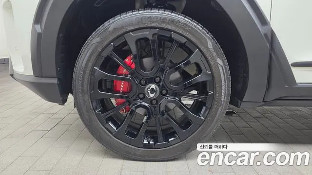 KG_Mobility_Ssangyong Torres 2023 thumb 4