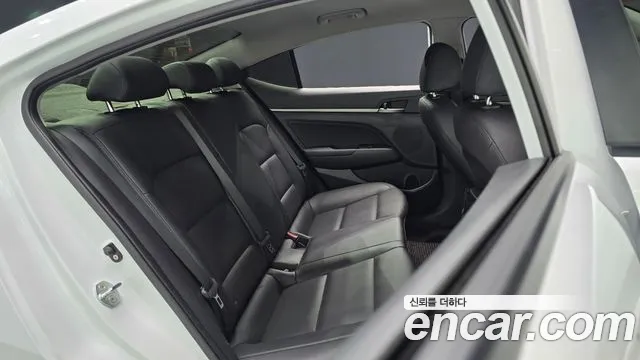 Hyundai Avante 2017 thumb 11