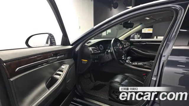 Genesis G90 2017 thumb 10