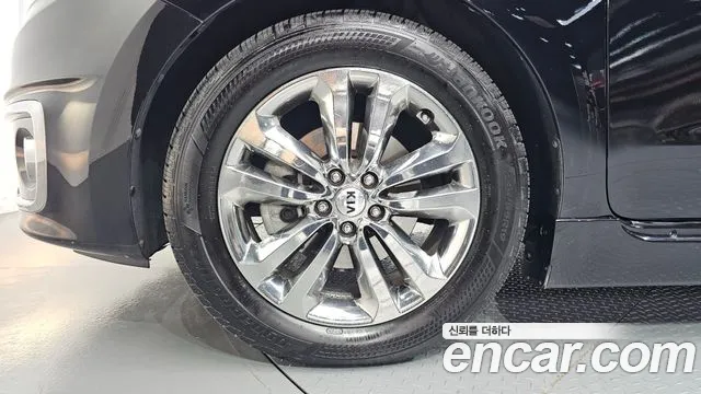 Kia Carnival 2017 thumb 5