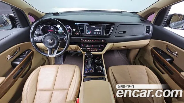 Kia Carnival 2017 thumb 7