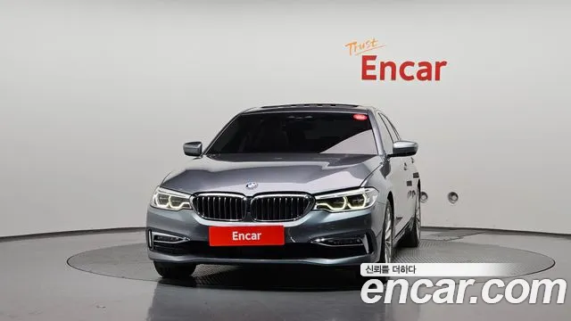 BMW 5-Series 2018 thumb 3