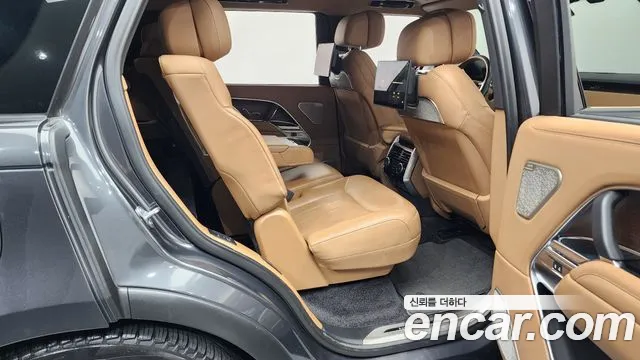 Land Rover Range Rover 2023 thumb 10