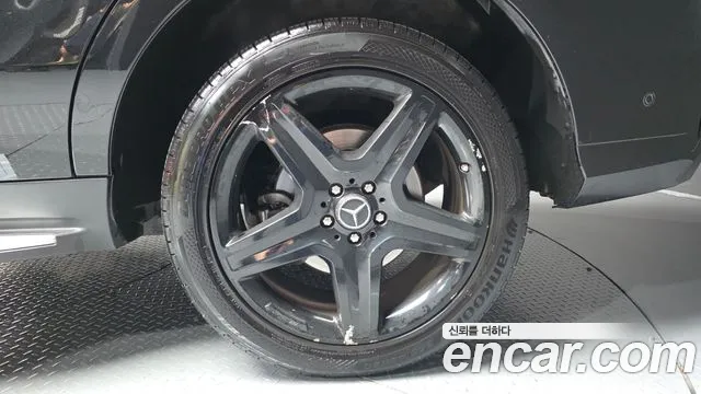 Mercedes-Benz GLE 2016 thumb 4