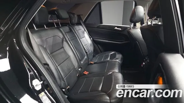 Mercedes-Benz GLE 2016 thumb 10