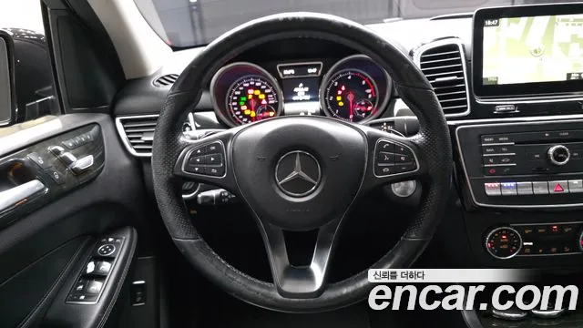 Mercedes-Benz GLE 2016 thumb 12
