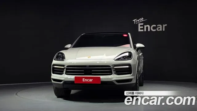 Porsche Cayenne 2023 thumb 3