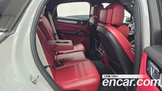 Porsche Cayenne 2023 thumb 11