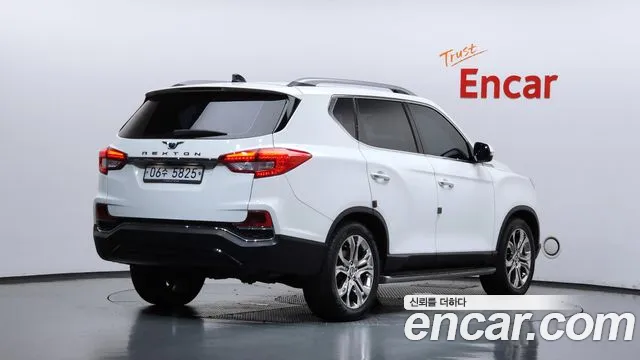 KG_Mobility_Ssangyong Rexton 2018 thumb 2