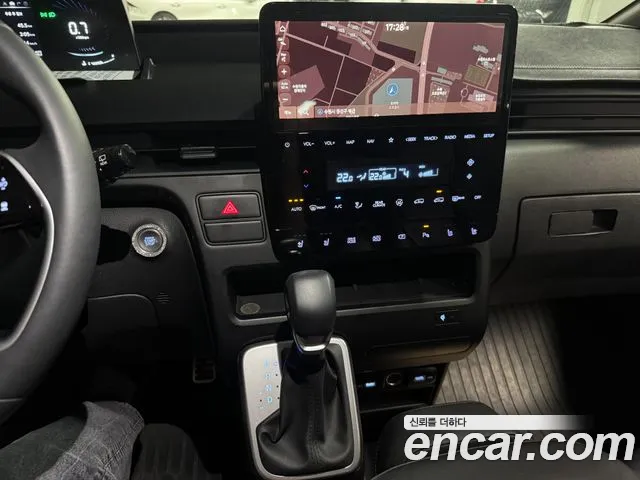 Hyundai Staria 2024 thumb 8