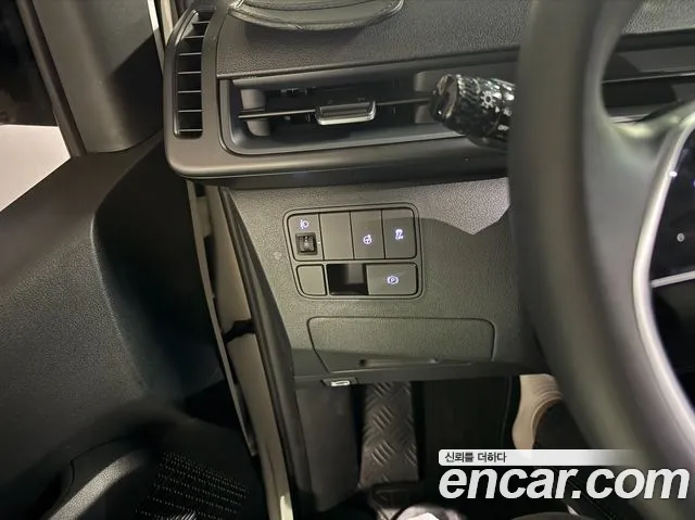 Hyundai Staria 2024 thumb 10