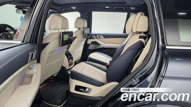 BMW X7 2022 thumb 11