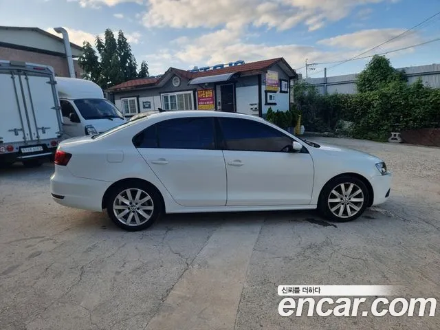 Volkswagen Jetta 2014 thumb 8