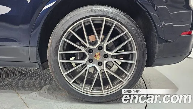 Porsche Cayenne 2019 thumb 5