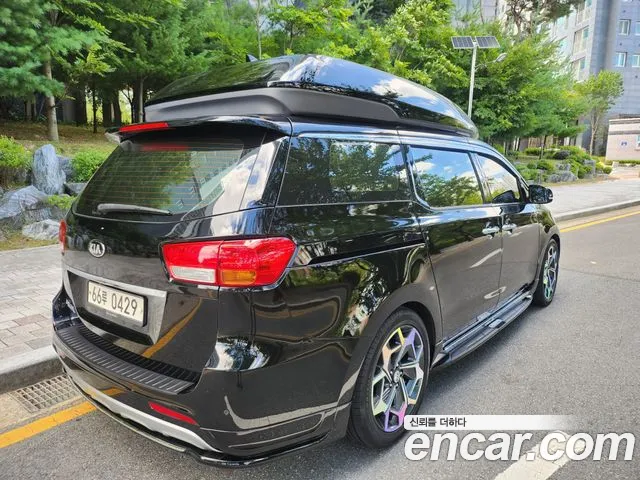 Kia Carnival 2015 thumb 2