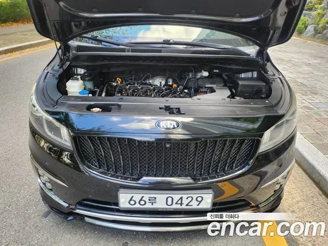 Kia Carnival 2015 thumb 6