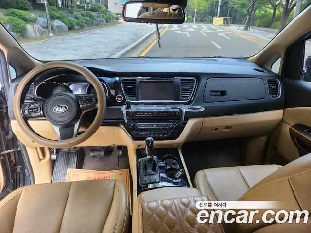 Kia Carnival 2015 thumb 7