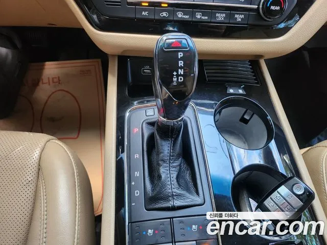 Kia Carnival 2015 thumb 9