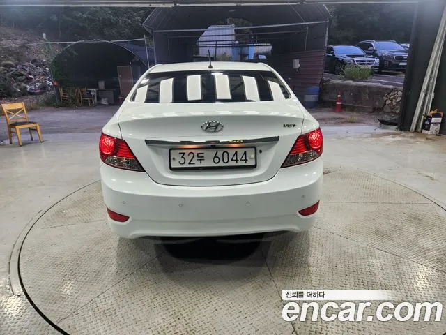 Hyundai Accent 2011 thumb 5