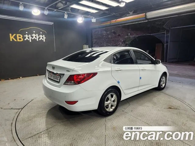 Hyundai Accent 2011 thumb 6
