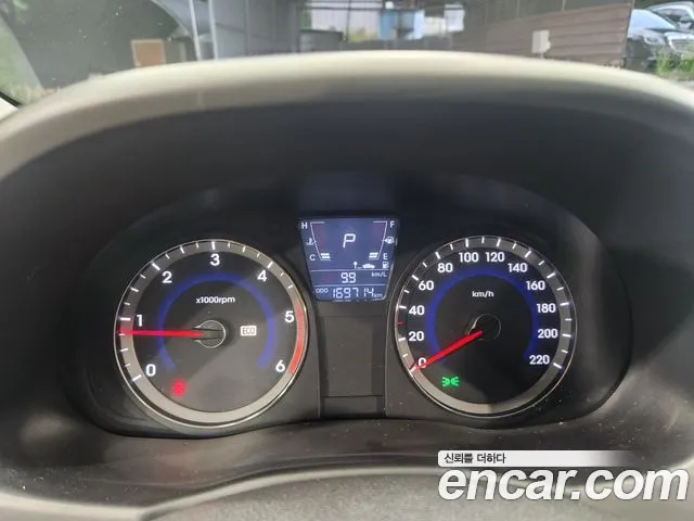 Hyundai Accent 2011 thumb 10