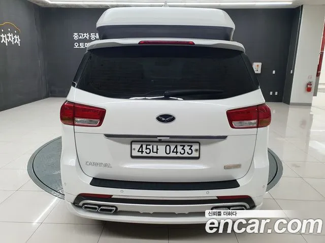 Kia Carnival 2015 thumb 4