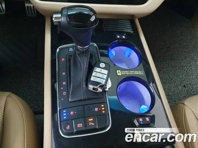Kia Carnival 2015 thumb 9