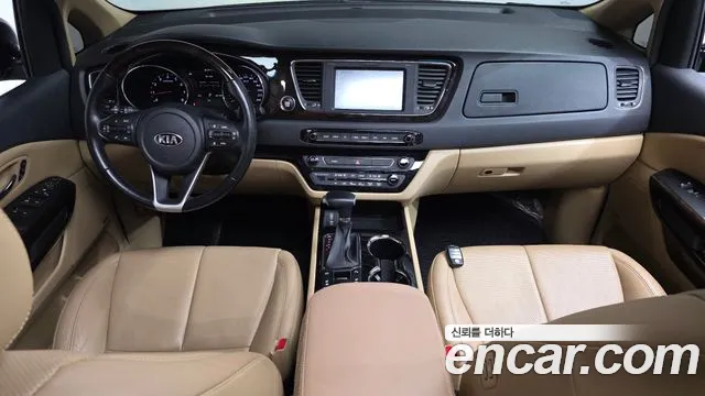 Kia Carnival 2019 thumb 6