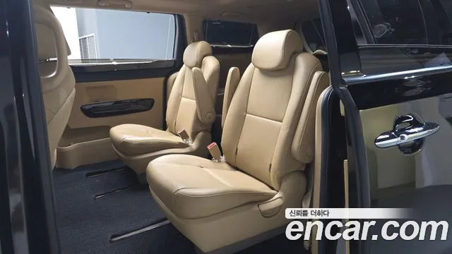 Kia Carnival 2019 thumb 11