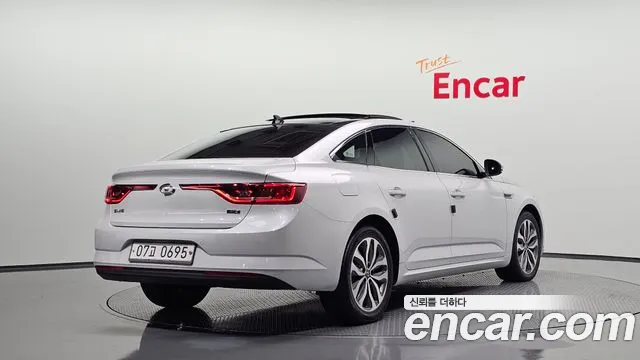 Renault-KoreaSamsung Megane 2016 thumb 2