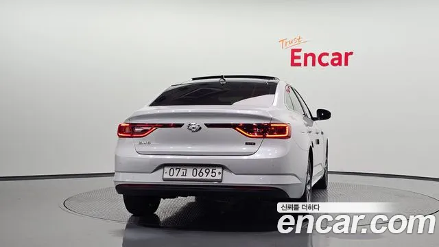 Renault-KoreaSamsung Megane 2016 thumb 4