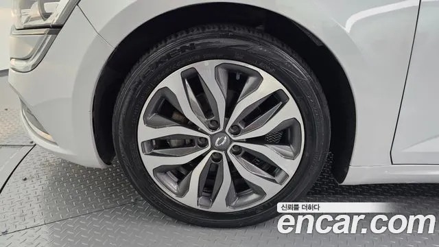 Renault-KoreaSamsung Megane 2016 thumb 5