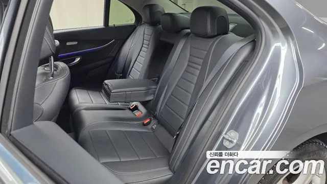 Mercedes-Benz E-Класс 2017 thumb 11