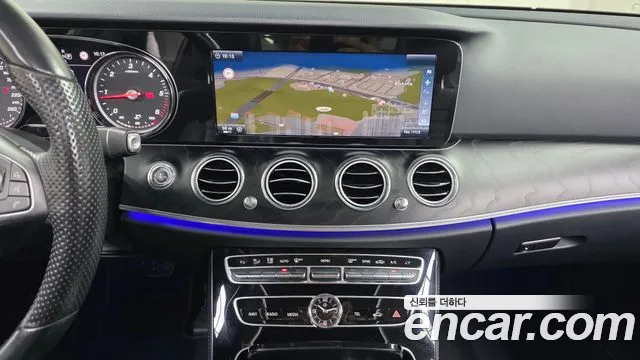 Mercedes-Benz E-Класс 2017 thumb 12