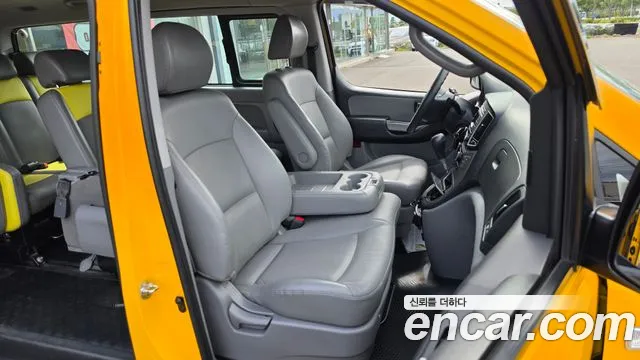 Hyundai Starex 2016 thumb 11
