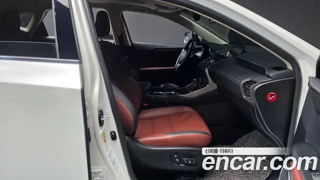 Lexus NX 2016 thumb 11