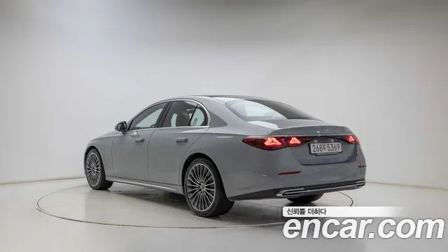 Mercedes-Benz E-Класс 2026 thumb 2