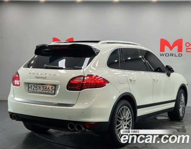 Porsche Cayenne 2011 thumb 2
