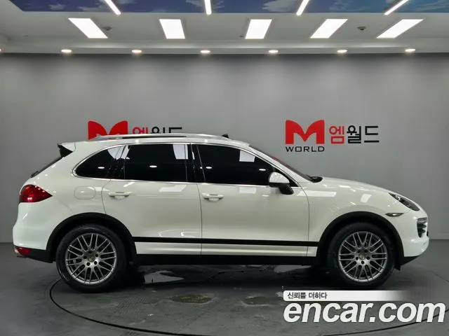 Porsche Cayenne 2011 thumb 3