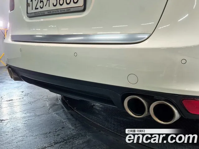 Porsche Cayenne 2011 thumb 6