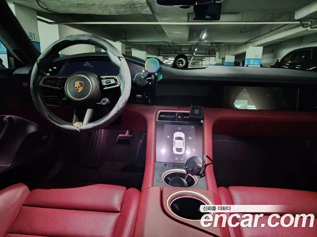 Porsche Taycan 2023 thumb 7