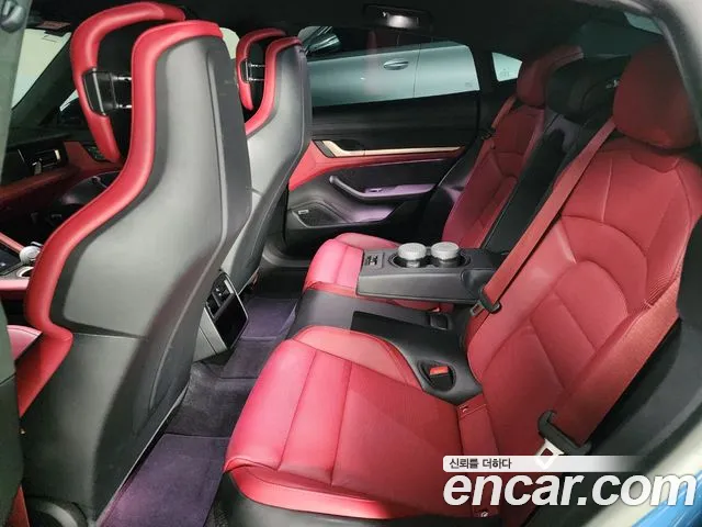 Porsche Taycan 2023 thumb 10