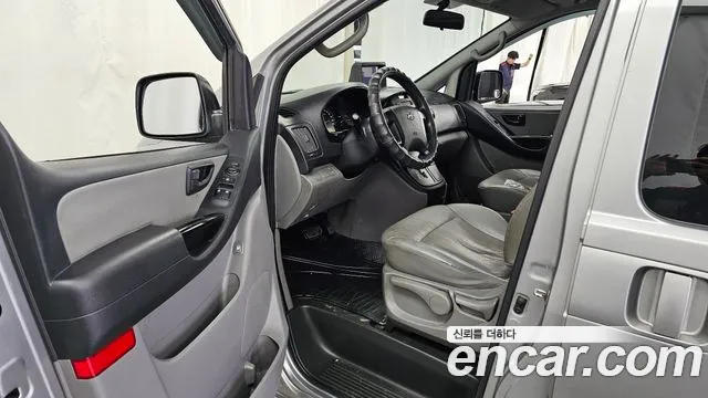 Hyundai Starex 2015 thumb 10